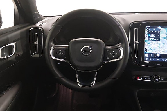 Volvo XC40 10 of 17
