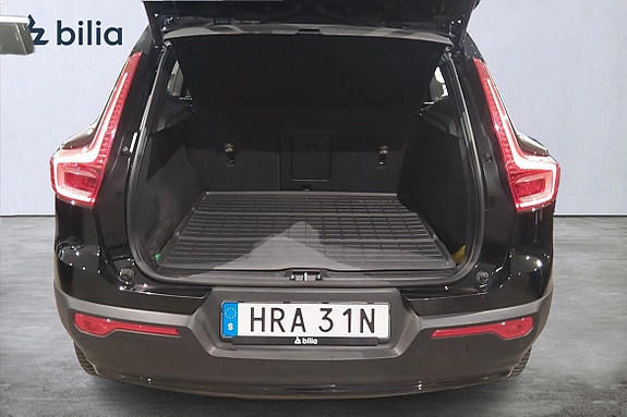 Volvo XC40 11 of 17