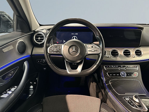 Mercedes-Benz E220 9 of 24