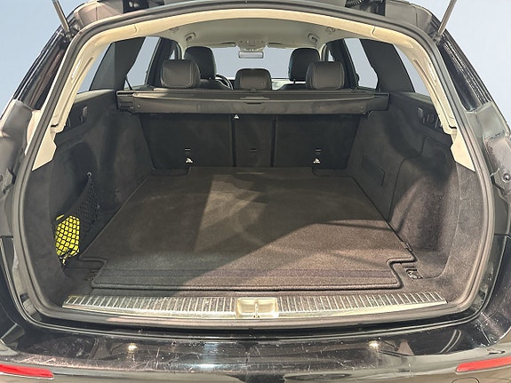 Mercedes-Benz E220 12 of 24