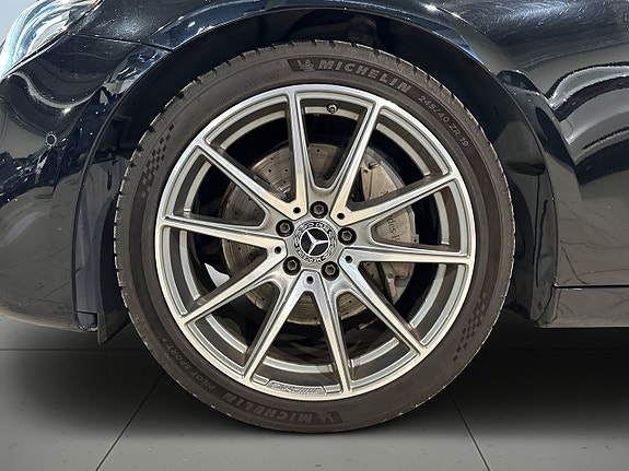 Mercedes-Benz E220 14 of 24