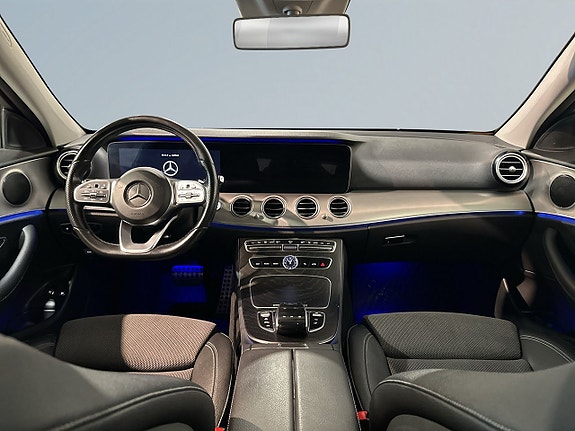 Mercedes-Benz E220 8 of 24