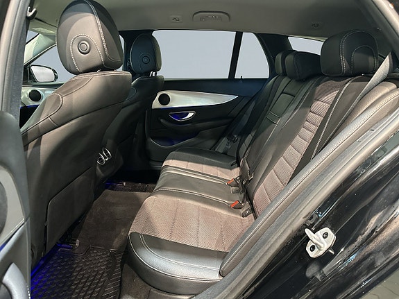 Mercedes-Benz E220 13 of 24