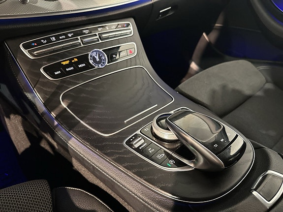 Mercedes-Benz E220 22 of 24