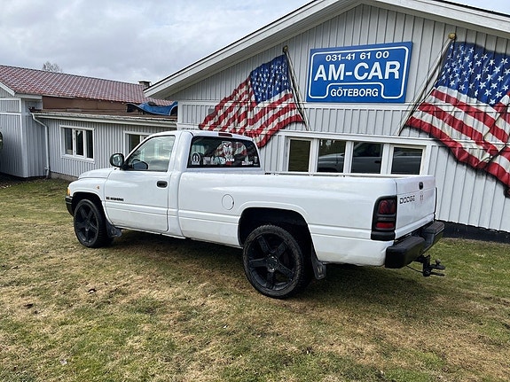 Dodge RAM 1500 3 of 6