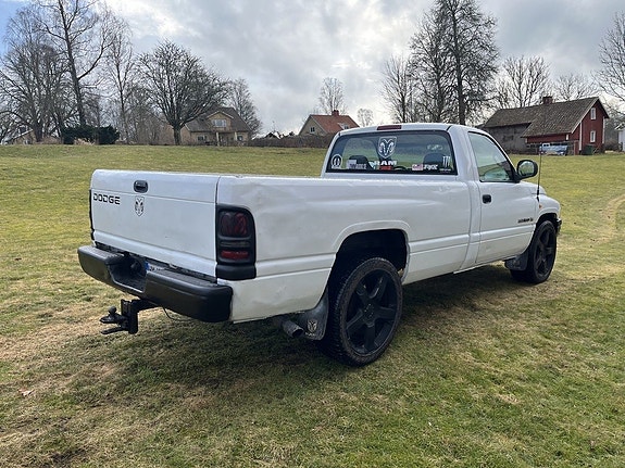 Dodge RAM 1500 4 of 6