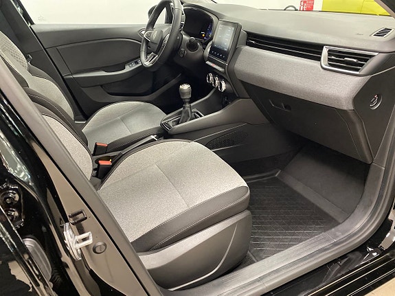 Renault Clio 11 of 18