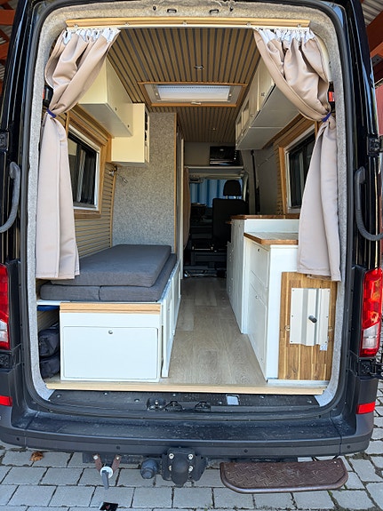 Volkswagen Crafter 2 of 14