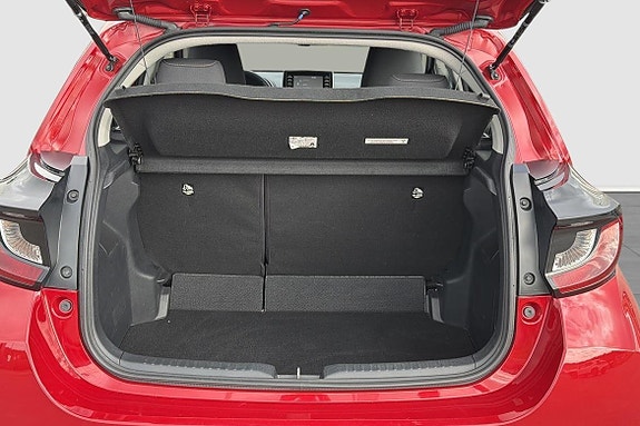 Toyota Yaris 12 of 16