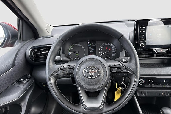 Toyota Yaris 11 of 16