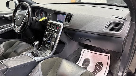 Volvo V60 17 of 23