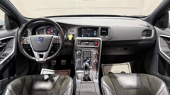 Volvo V60 14 of 23