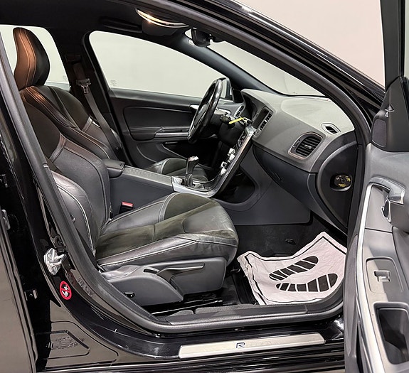 Volvo V60 15 of 23