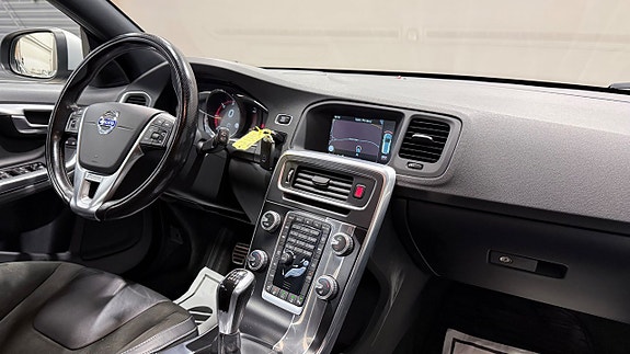 Volvo V60 16 of 23