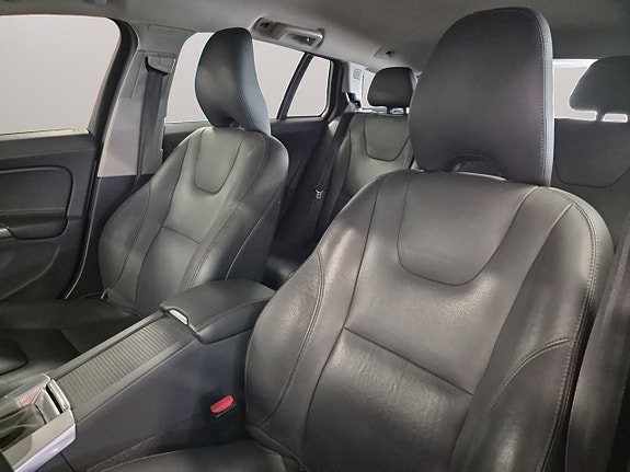 Volvo V60 Cross Country 16 of 24