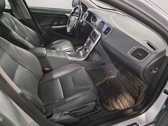 Volvo V60 Cross Country 13 of 24
