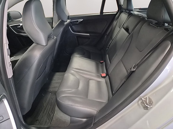 Volvo V60 Cross Country 15 of 24