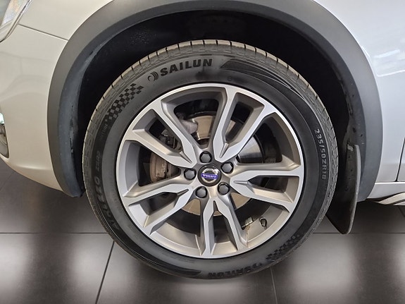 Volvo V60 Cross Country 9 of 24