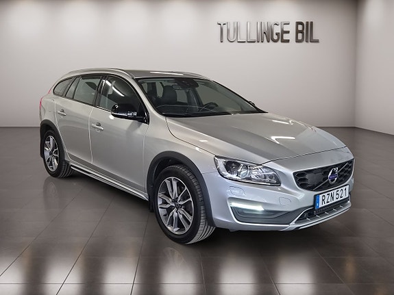 Volvo V60 Cross Country 7 of 24