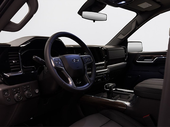 Chevrolet Silverado 1500 8 of 22