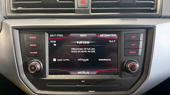 Seat Arona 18 of 21