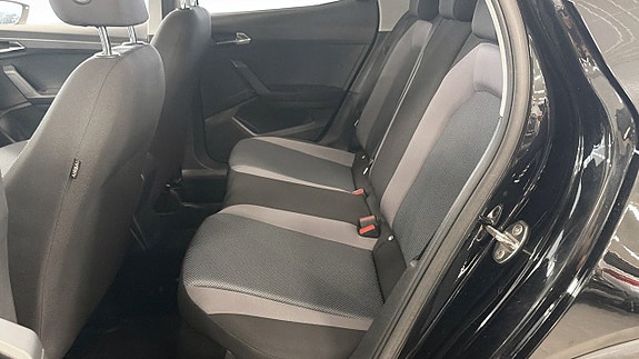 Seat Arona 10 of 21