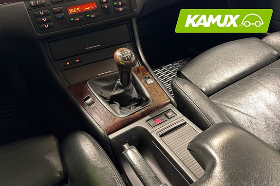 BMW 325i 10 of 21