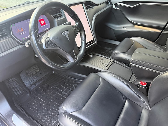 Tesla Model S 7 of 12