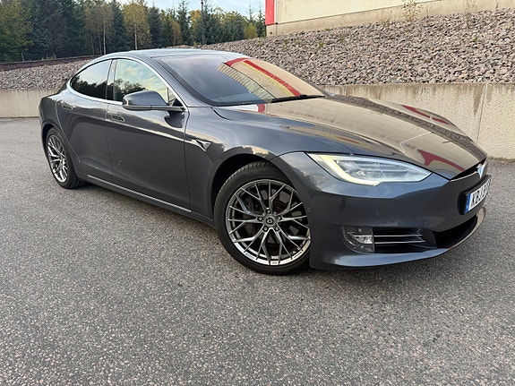 Tesla Model S 3 of 12