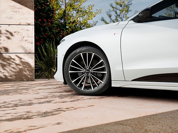 Audi A6 4 of 11