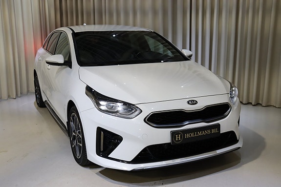 Kia Ceed 25 of 25