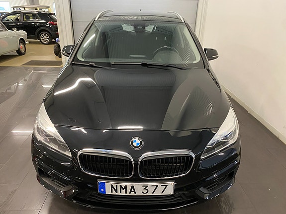 BMW 218i 7 of 24