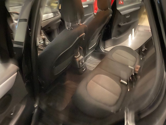 BMW 218i 14 of 24