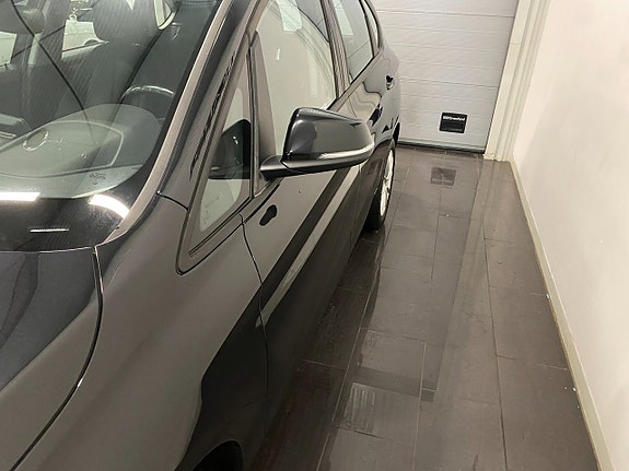 BMW 218i 10 of 24