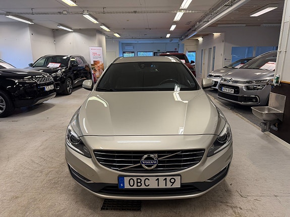 Volvo V60 6 of 12