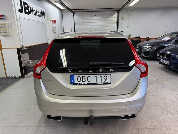Volvo V60 7 of 12