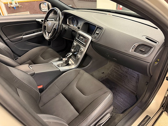 Volvo V60 9 of 12