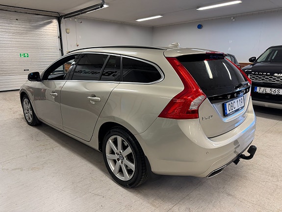 Volvo V60 4 of 12