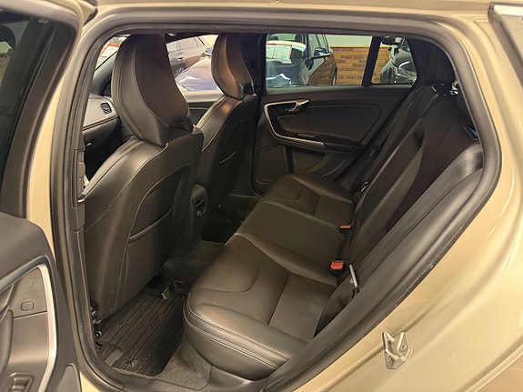 Volvo V60 10 of 12