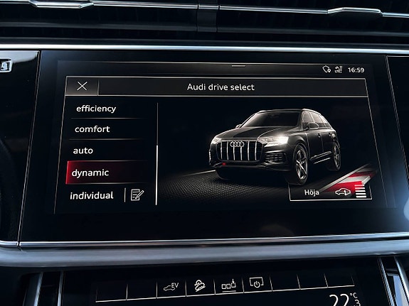 Audi Q7 9 of 17
