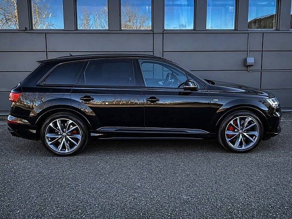 Audi Q7 3 of 17