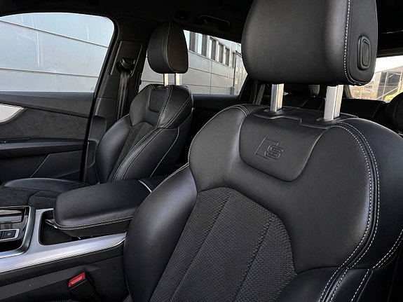 Audi Q7 7 of 17