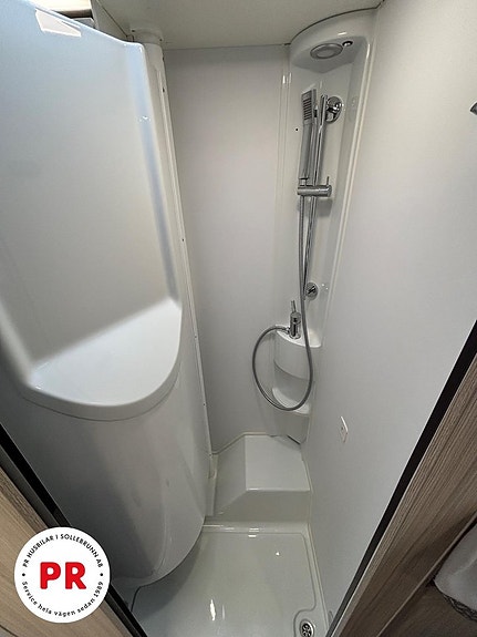 Adria Compact DL supreme 9 of 13