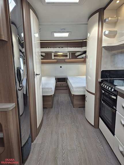 Hobby 560 LU PRESTIGE 3 of 19