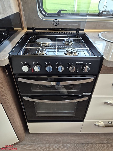 Hobby 560 LU PRESTIGE 11 of 19