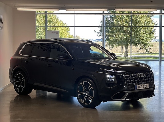 Audi Q7 2 of 27
