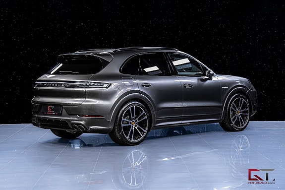 Porsche Cayenne 8 of 20