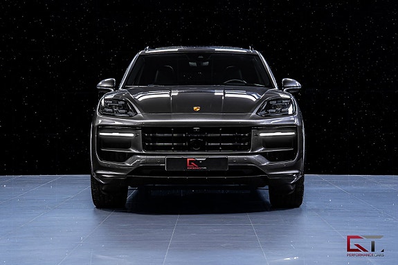 Porsche Cayenne 3 of 20
