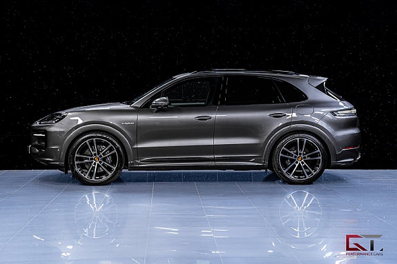 Porsche Cayenne 4 of 20