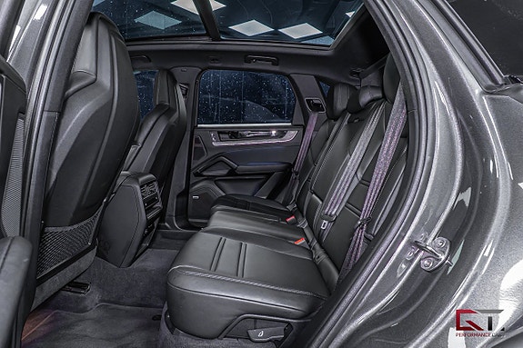 Porsche Cayenne 18 of 20